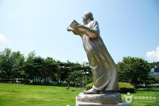 윤희순여사동상
