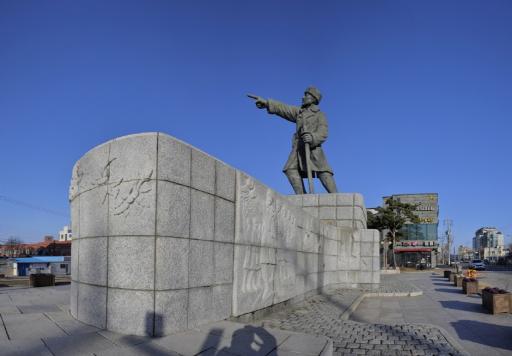 김좌진장군동상