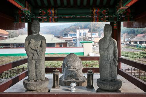 함안대산리석조삼존상