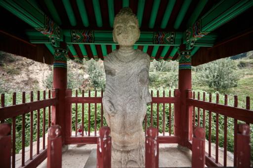 영주석교리석불상