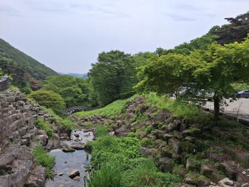 의령수도사석조아미타여래삼존상과복장유물일괄