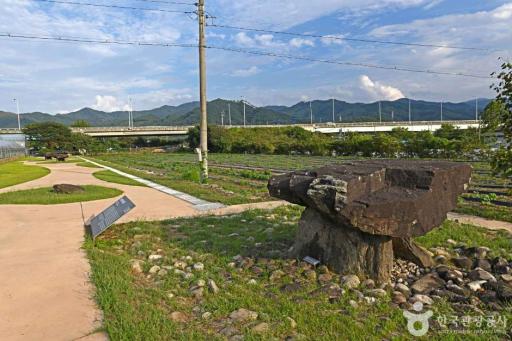 춘천천전리지석묘군