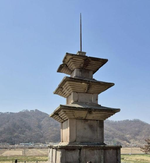 경주감은사지
