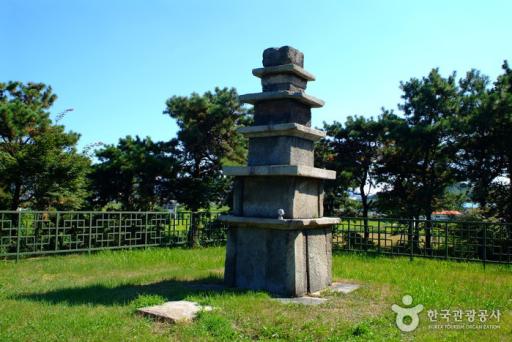 안성도기동삼층석탑