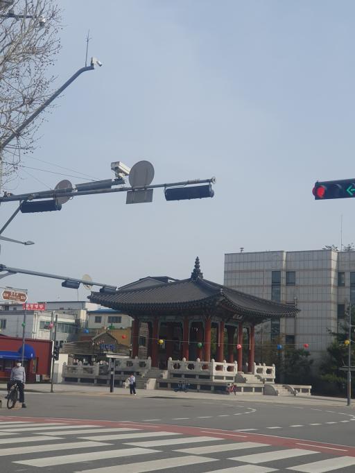 여민각