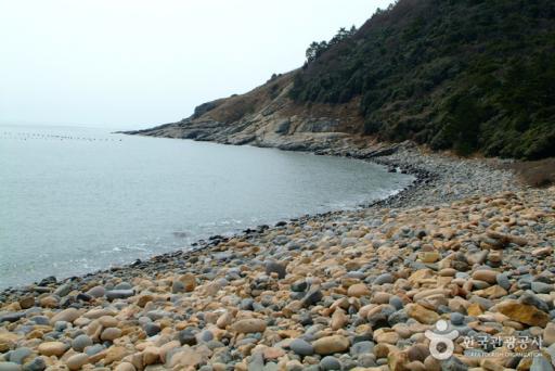 뾰족산